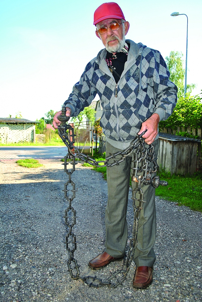Šo ķēdes posmu Jānis Lejasblusa atradis zemē pie kapa vietas.