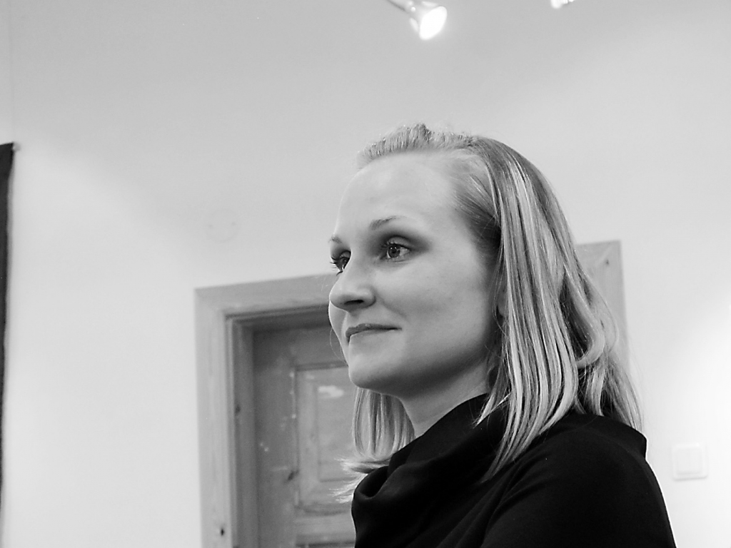 Lielu darbu Tautas frontes kustības pētīšanā Valkas novadā veikusi muzeja speciāliste Ilze Krastiņa.