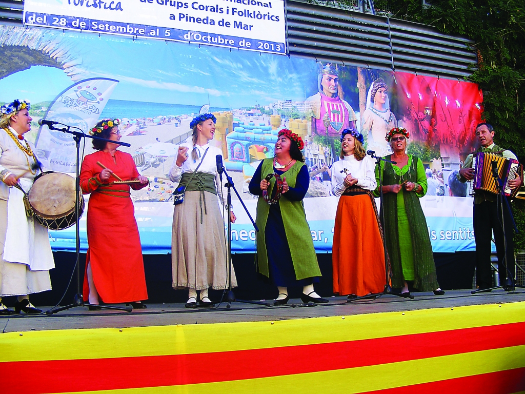 Vijciema folkloras un ziņģu grupas “Tuvu” šā gada nozīmīgākā sevis parādīšana bija folkloras festivālā Spānijā.                                              

Autors:   VITA BĒRZIŅA