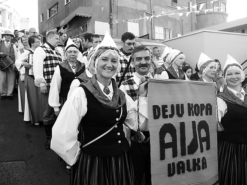 Arī Valkas pilsētas kultūras nama vidējās paaudzes deju kopas “Aija” dejotāji piedzīvoja neizmirstamus mirkļus, viesojoties pie draugiem  Ibillinas pilsētā Izraēlā.                                                                                       

Autors:  INGUNA MEDNE