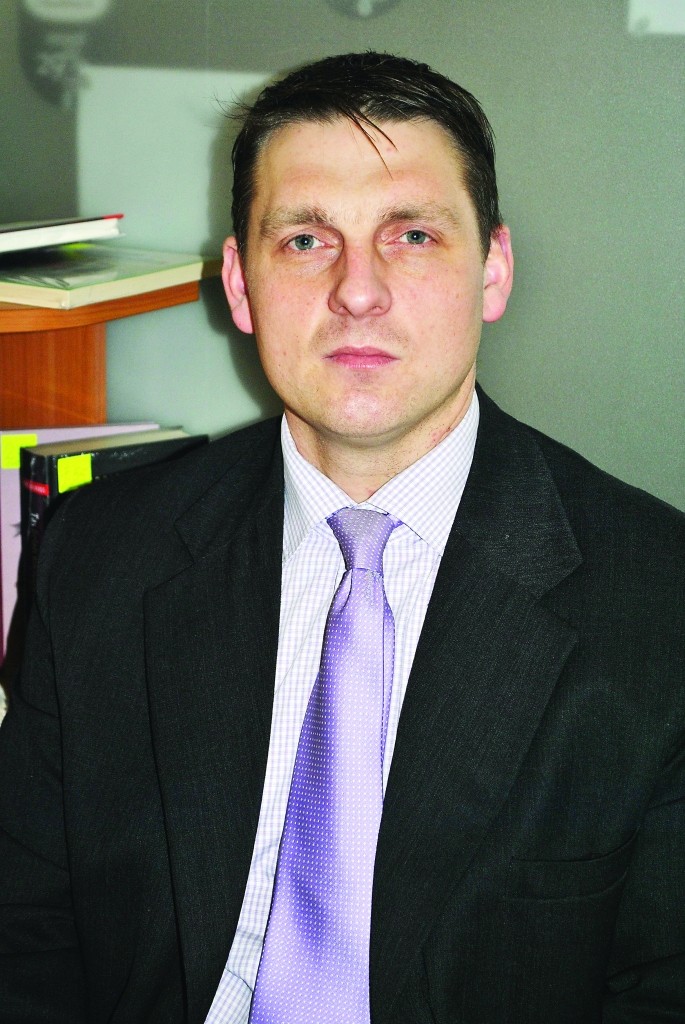 Biedrības “Mēs Smiltenes novadam” valdes priekšsēdētājs Kaspars Stūrmanis cer, ka mājražotāji, amatnieki un pircēji atsauksies idejai par “Ziemas Andeli” Smiltenes tirgus laukumā un tai sekos arī nākamās andeles. 

Autors:  SANDRA PĒTERSONE