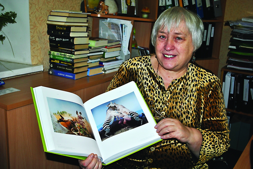 Smiltenes novada bibliotēkas direktore Zaiga Krūmiņa uzsver, ka bibliotēkām  ikviena  uzdāvināta grāmata ir ieguvums visiem lasītājiem. 

Autors:  SANDRA PĒTERSONE