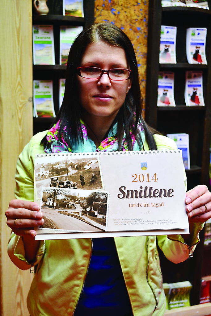 Smiltenes novada TIC vadītāja Sanda Veismane atklāj, ka vislielākā interese bija pēc oriģinālajiem kalendāriem.                  
Autors:  SANTA SINKA