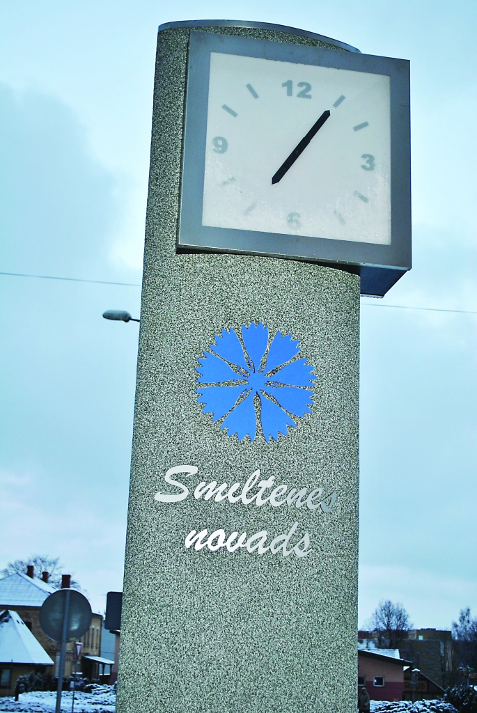 Smiltenes centra pulkstenim mehānismu atveda no Šveices un uzstādīja pērn vasarā, bet nu jau balsta vienā pusē tas ir saplīsis. 


Autors:  SANDRA PĒTERSONE