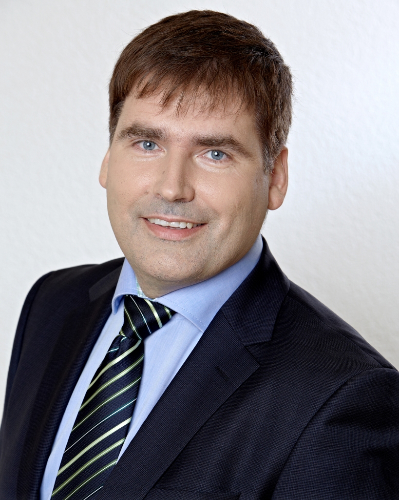 «Ko šobrīd darīt iedzīvotājam? Gaidīt tirgotāju piedāvājumus līdz pat marta sākumam,» skaidro A/S Sadales tīkls valdes loceklis I. Pētersons.