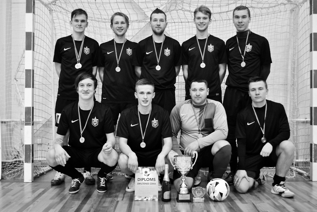 No mājinieku komandām augstāko vietu kopvērtējumā Smiltenes novada atklātajā čempionātā futzālā izcīnīja komanda “Smiltenes CSKA”.  Viņiem -  sudraba medaļas.                                                                   
Autors:  SANDRA PĒTERSONE