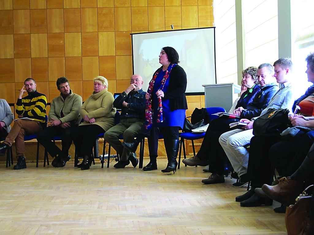 Valkas novada lauku kooperācijas speciāliste Sniedze Ragže uzskata, ka novadā ir gana daudz cilvēku, kuri iesaistāmi tūrisma veicināšanā un biznesā.                                                                                                             
Autors:  ALDIS DUBĻĀNS