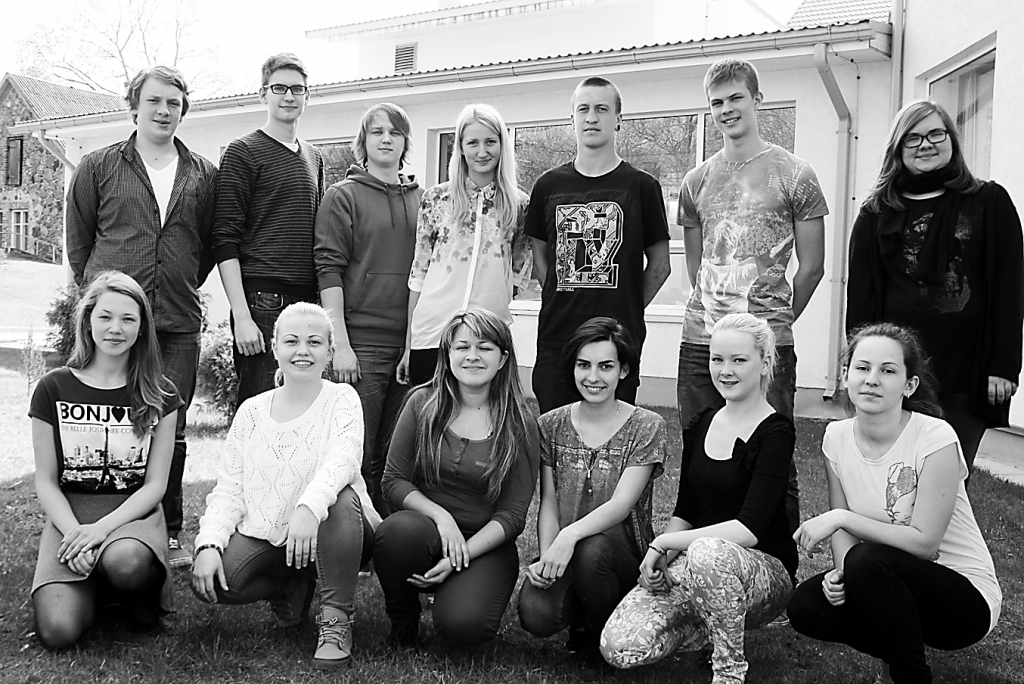 Šie Smiltenes Centra vidusskolas audzēkņi un vēl citi viņu skolasbiedri iepazinuši ēšanas paradumus piecās Eiropas valstīs un ieguvuši jaunus draugus ārzemēs.                                                                                 
Autors:  SANDRA PĒTERSONE