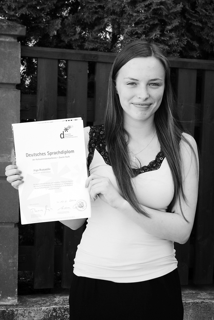 Smiltenes ģimnāziste Aiga Rozentāle nokārtojusi eksāmenu vācu valodā augstākajā līmenī un saņēmusi pasaulē atzītu diplomu. 

Autors:  SANDRA PĒTERSONE