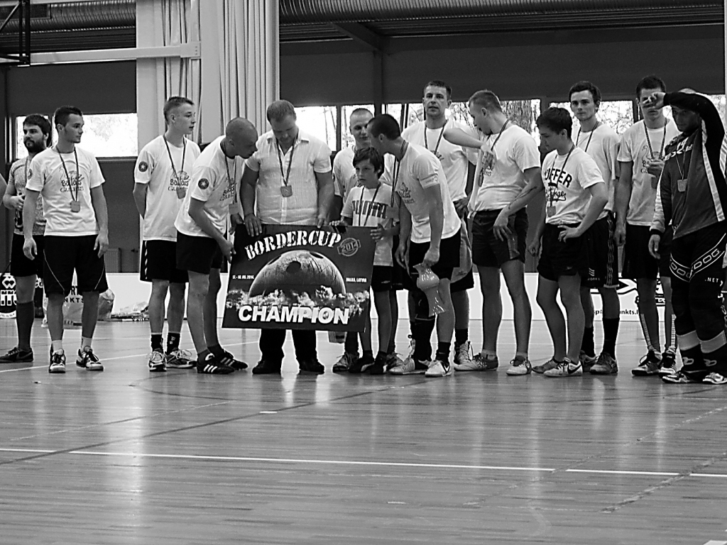 Par “Border Cup 2014” čempioniem kļuva komanda no Rubenes “Baltais gulbis”, kurā spēlē arī valcēnieši. 

Autors:  ALDIS DUBĻĀNS