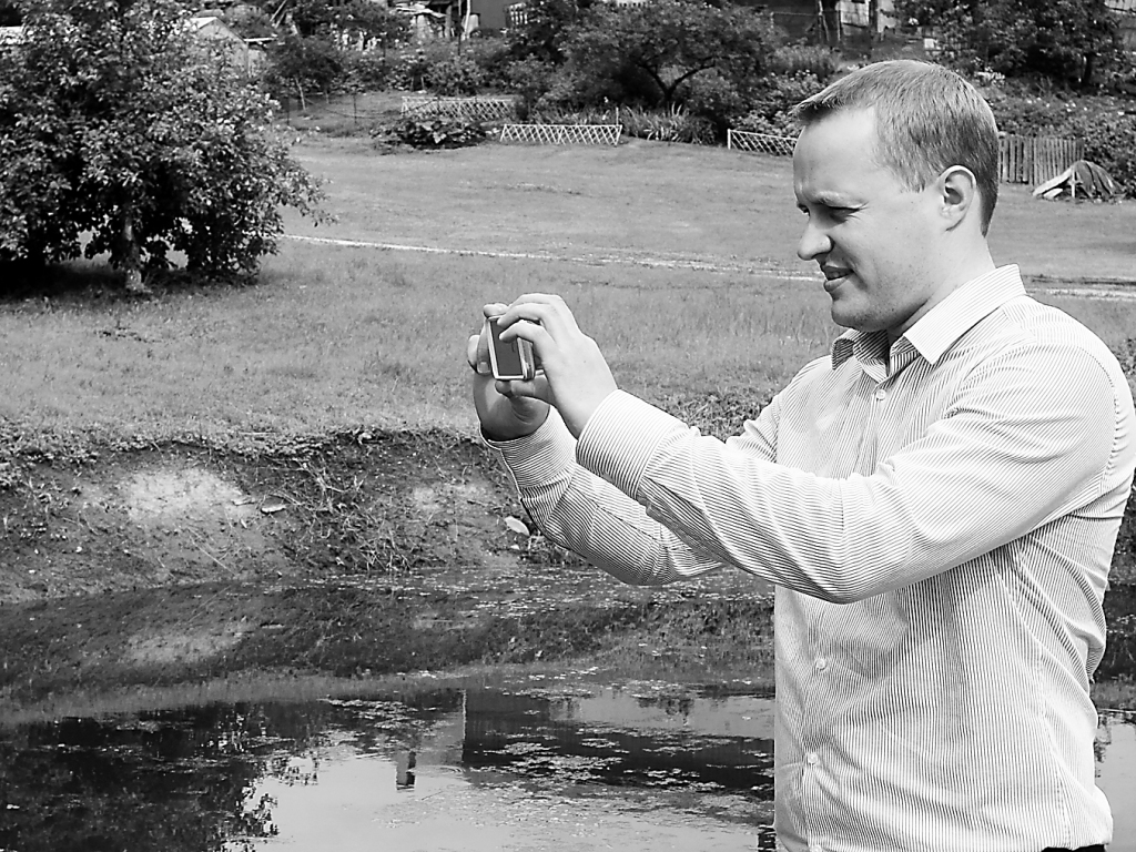 Par pašvaldībā paveiktajiem darbiem Smiltenes novada domes priekšsēdētāja vietnieks Gints Kukainis sabiedrību nereti informē, nofotografējot objektus, kuru attēlus vēlāk publicē mikroblogu vietnē twitter.com. 

Autors:   SANTA SINKA
