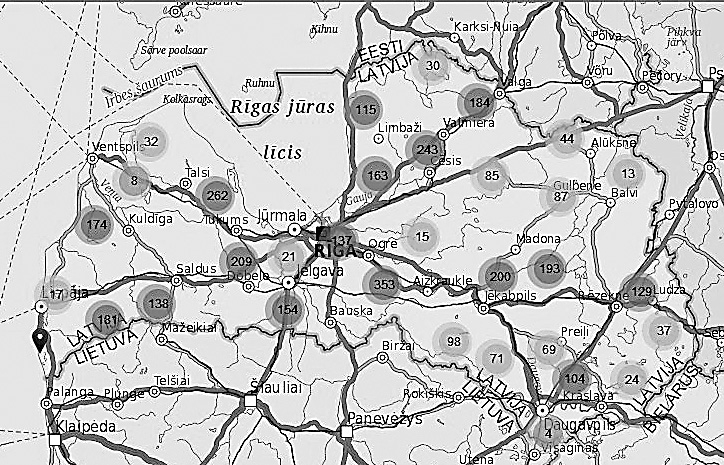 Atzīmētie cipari Latvijas kartē ir iedzīvotāju sniegtā informācija par balto stārķu ligzdošanas vietām. 
