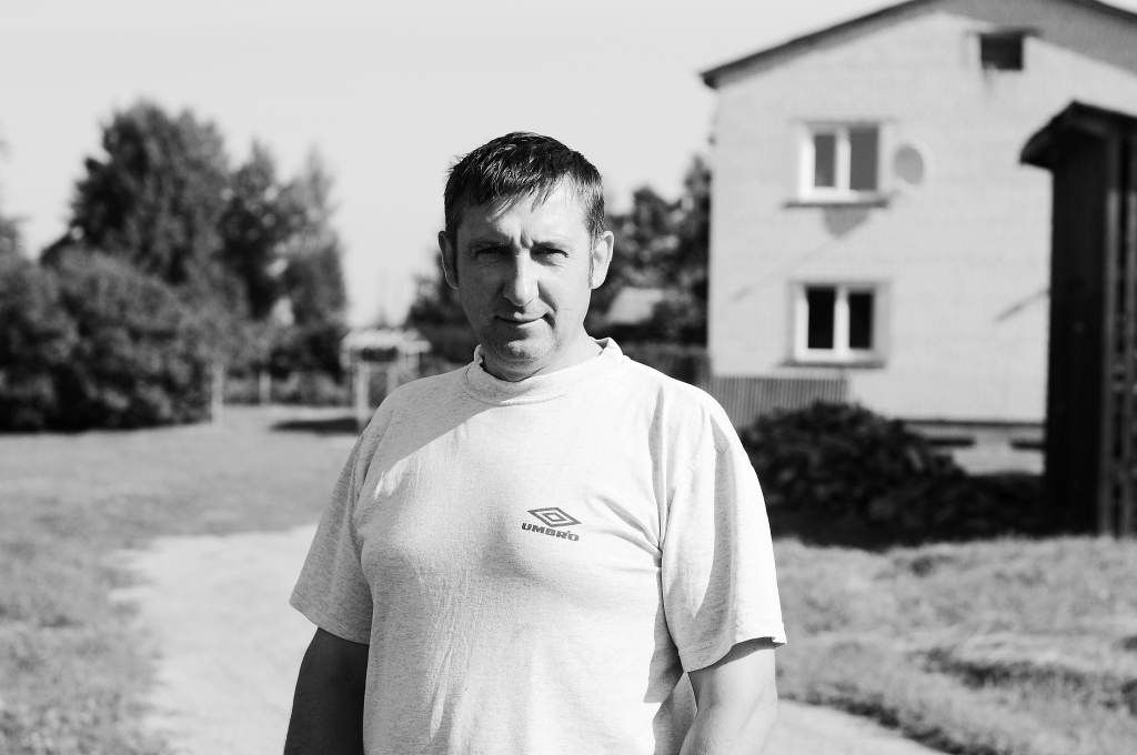 Vācot parakstus par labu dolomīta karjeram, grundzālietis Laimonis Irbe pats bijis pārsteigts par savākto parakstu lielo skaitu. 
Autors: SANDRA PĒTERSONE