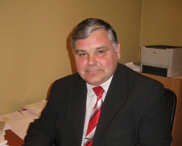 .Līdzšinējais Smiltenes novada Izglītības pārvaldes vadītājs Tālis Jaunzemis ir iesniedzis atlūgumu, lūdzot viņu atbrīvot no darba, sākot ar šā gada 15. augustu.