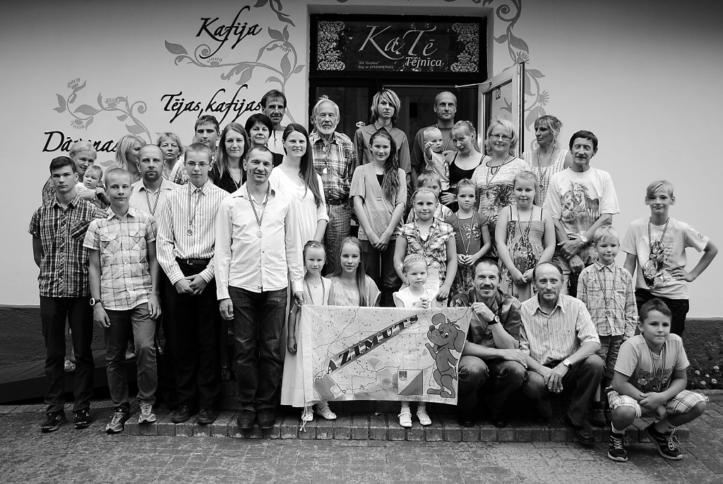 Sezonas noslēguma pasākumā vienkopus pulcējās “Azimuta Vasaras 2014” labākie orientieristi.    

Autors:  SANTA SINKA
