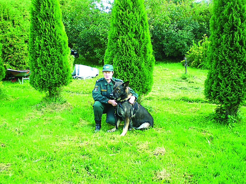 Valsts robežsardzes Viļakas pārvaldes Bērziņu robežapsardzības nodaļas inspektore – kinoloģe, Valkas pagasta Lugažu iedzīvotāja  Ligita Gailīte ar darba suni Farko ne pirmo reizi nonākuši “Ziemeļlatvijas” redzeslokā. 
                                                                                                                                                                       
Autors:   NO PERSONĪGĀ ARHĪVA