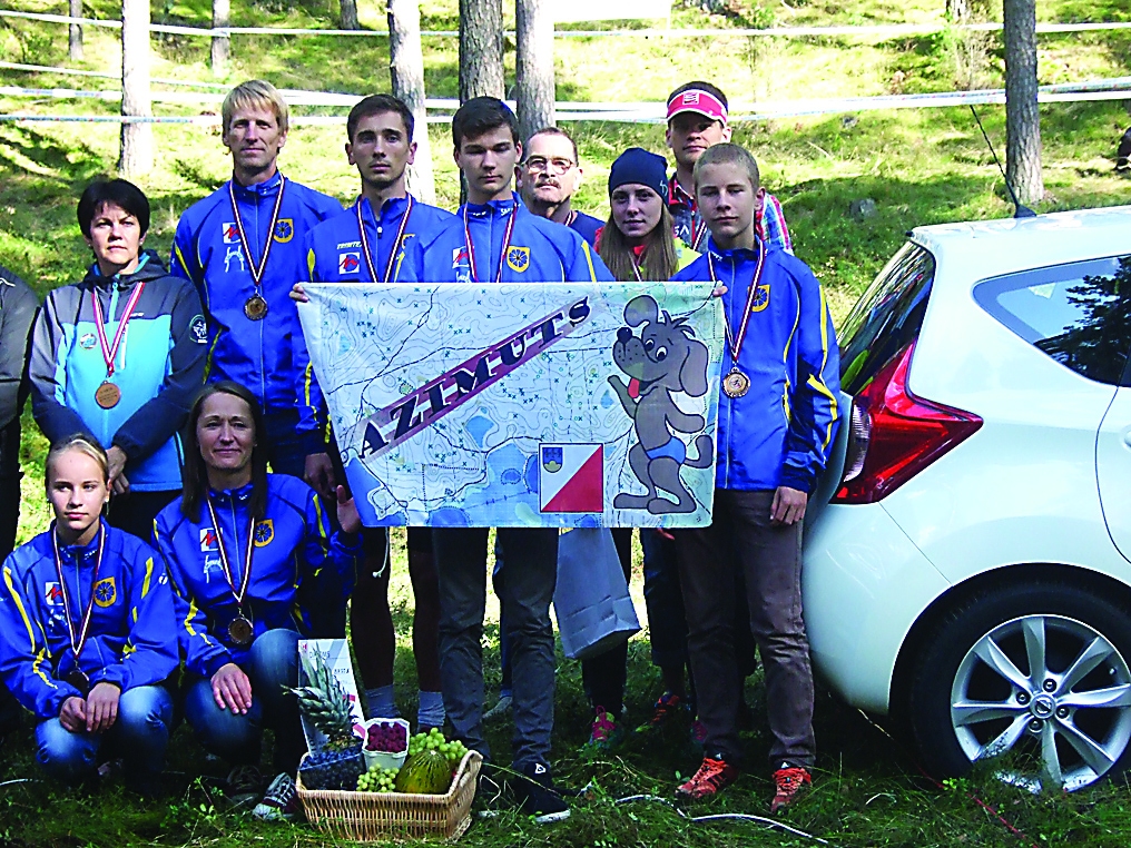 Starptautiskajās orientēšanās sacensībās “Klubu Stafetes” medaļas un balvas saņēma “Azimuts OK/Smiltenes BJSS” I komanda, izcīnot sesto godalgoto vietu.                                                                                           
Autors:   MĀRIS STABIŅŠ