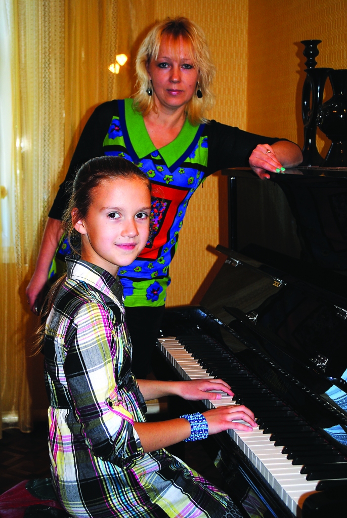Smiltenes mūzikas skolas audzēkne, jaunā pianiste Marta Jakoviča  jau 10 gadu vecumā ir muzicējusi kopā ar kamerorķestri, par ko prieks ir viņas pedagoģei Ingunai Balodei.                                                 
Autors:  SANDRA PĒTERSONE