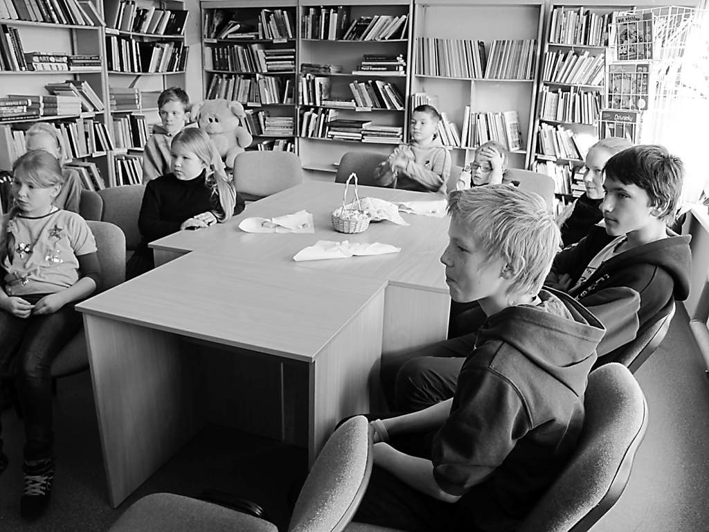 Noslēgumā visi sapulcējās, lai redzētu, kādu prezentāciju sagatavojusi viktorīnas vadītāja Ruta Korpa. 

Autors:  AIVARS ZILBERS