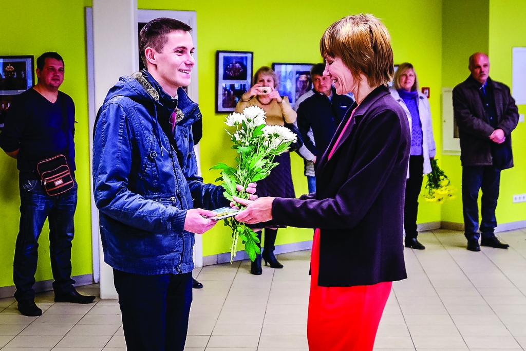 Agitas Ļeļevas ideja par fotoizstādi Smiltenē ir īstenojusies. Sestdien tirdzniecības centrā “Centrs” notika tās atklāšana, kurā neizpalika kā sveicēju, tā pozitīvu emociju.                                                                        
Autors:  AGNIS MELDERIS