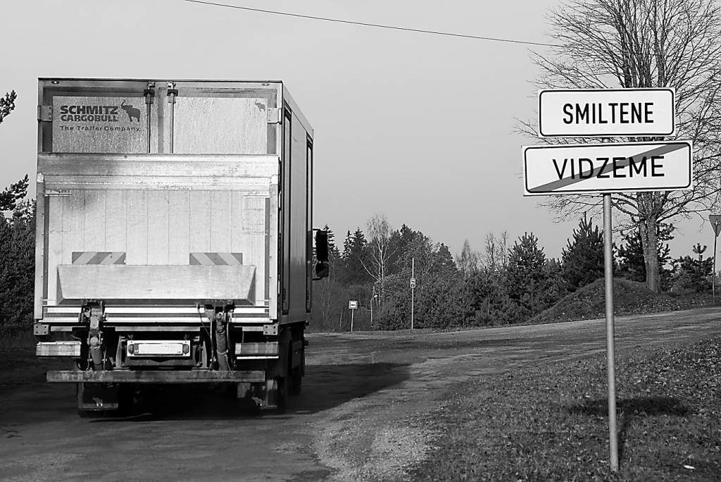 Iebraucot Smiltenē virzienā no Vidzemes ciemata, atļautais braukšanas ātrums vairs nav 70 – ceļa zīme ir noņemta.                                  
Autors:  SANTA SINKA 