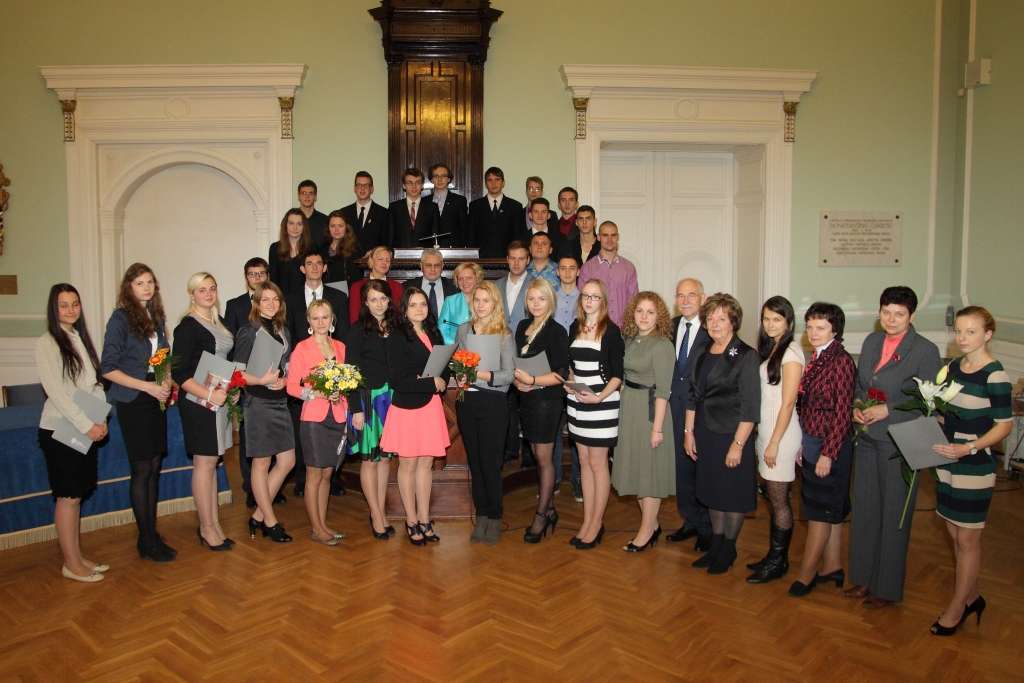  LU Fonda stipendijas 