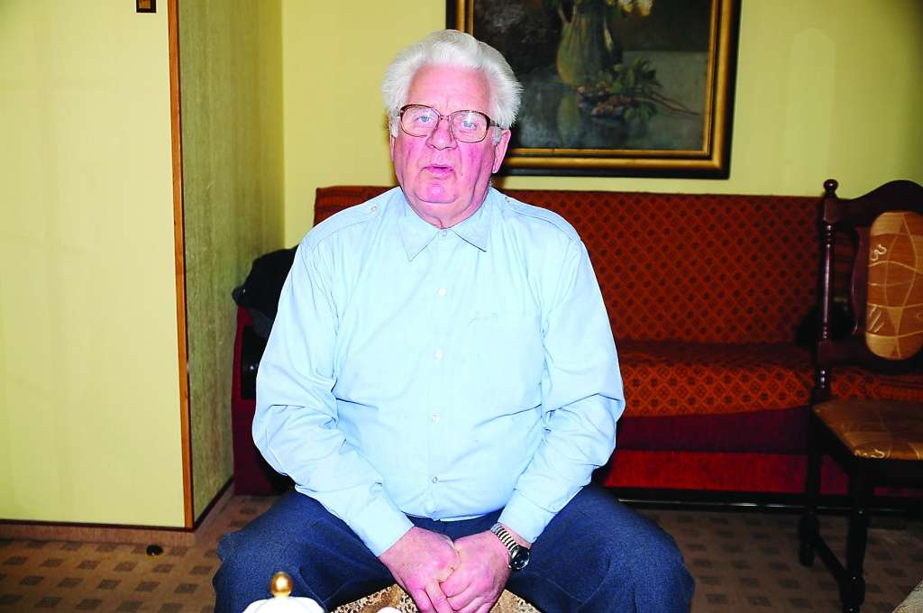 Kārlis Bērziņš atceras, ka sākumā viņus vietējie turējuši par fašistiem, bet vēlāk redzējuši, ka tādi paši normāli cilvēki vien ir.                                                                                                                                                         
Autors:  AIVARS ZILBERS