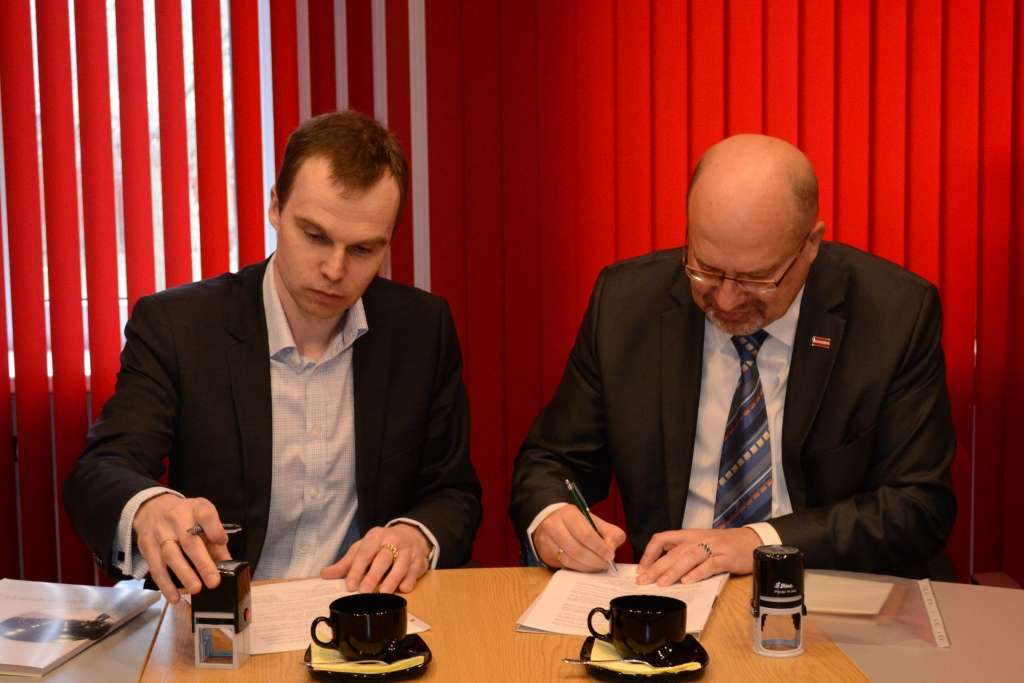 Autors: PUBLICITĀTES