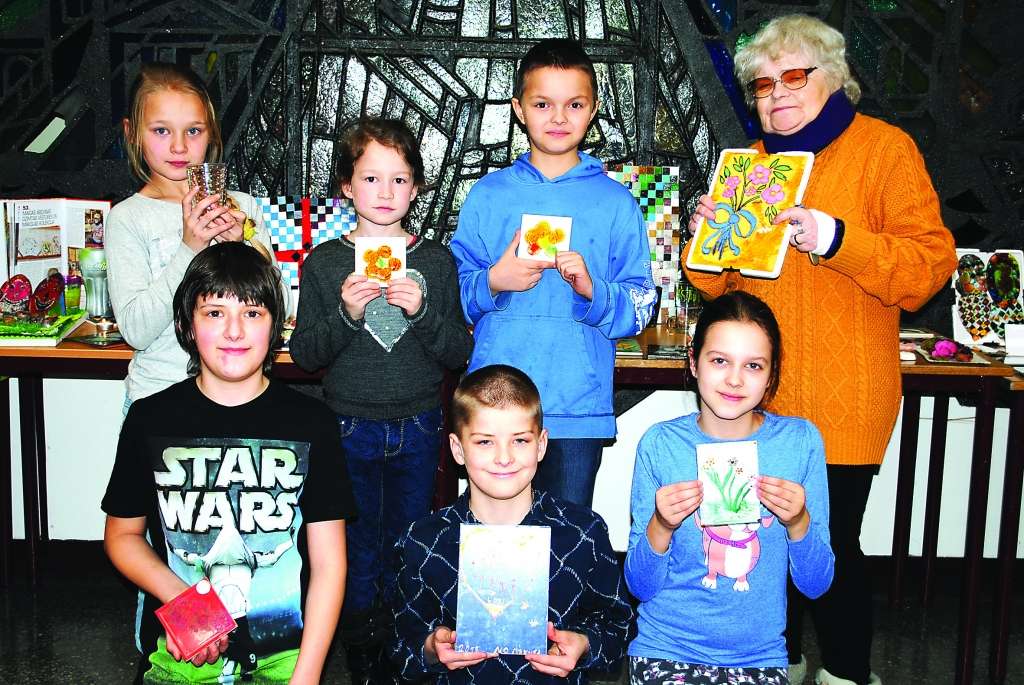 Variņu skolā var apskatīt izstādi, kurā savus darbus izlikuši Maigas Āboliņas (attēlā) vadītā lietišķās mākslas pulciņa audzēkņi. 

Autors:  SANDRA PĒTERSONE