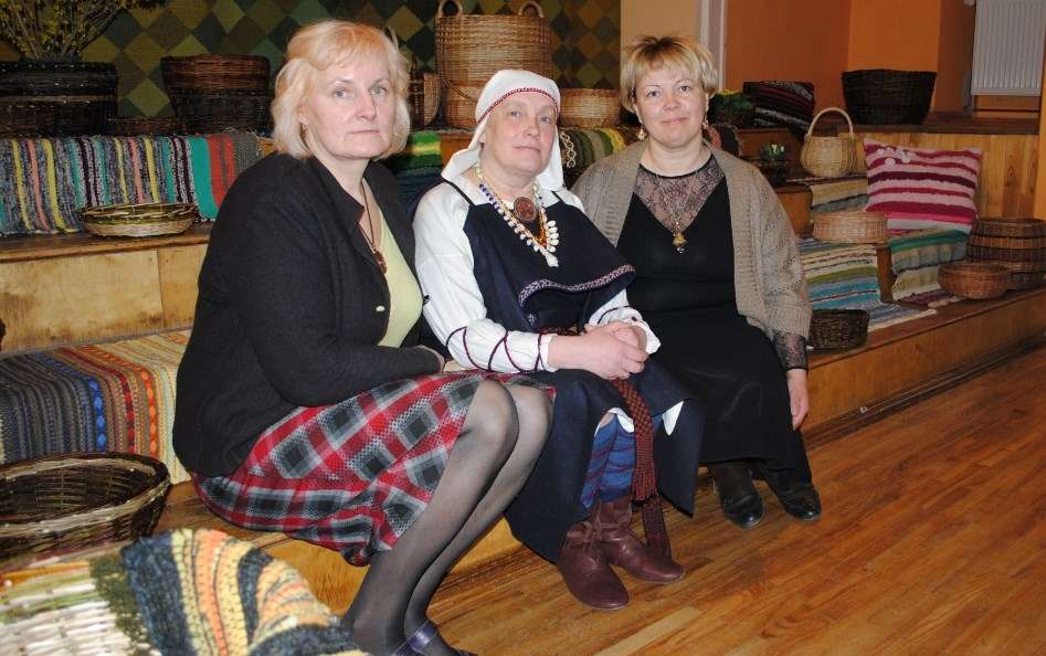 „Satiec savu meistaru! 2015” Blomes tautas namā.
Autors: SARMĪTE OZOLA