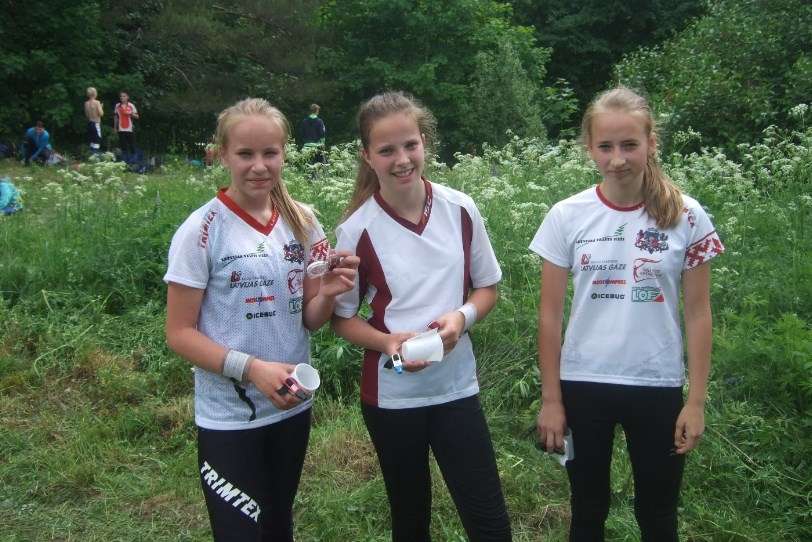 Agnija Caune (pirmā no kreisās), Elīna Skopāne un Zanda Stabiņa.
Autors: Māris Stabiņš