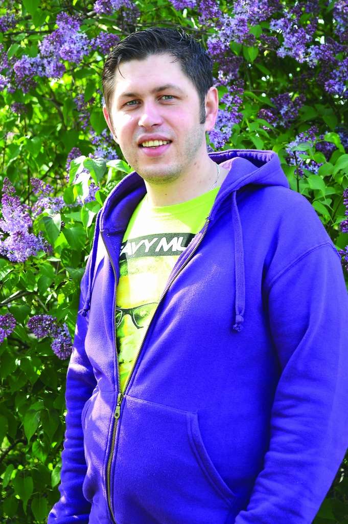 Šodien vārdadienu svin arī smiltenietis Raivis Brolišs. Savā dzimtajā pilsētā viņš jūtas labi un pārcelties uz lielpilsētām vai ārzemēm nedomā. 

Autors:  SANDRA PĒTERSONE