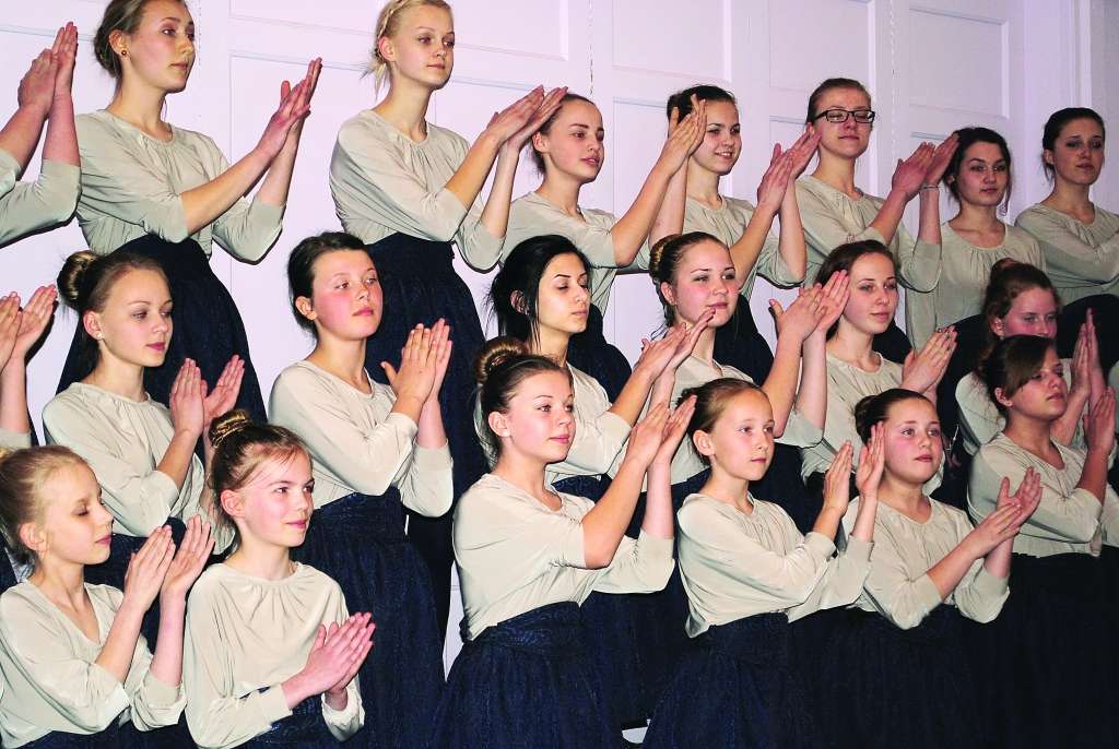 Visvairāk punktu skatē saņēma Strenču novada vidusskolas 5. - 9. klašu koris (diriģente Inese Niklaviča, koncertmeistars Pēteris Strauts).                                                                                                                            
Autors:  SANDRA PĒTERSONE