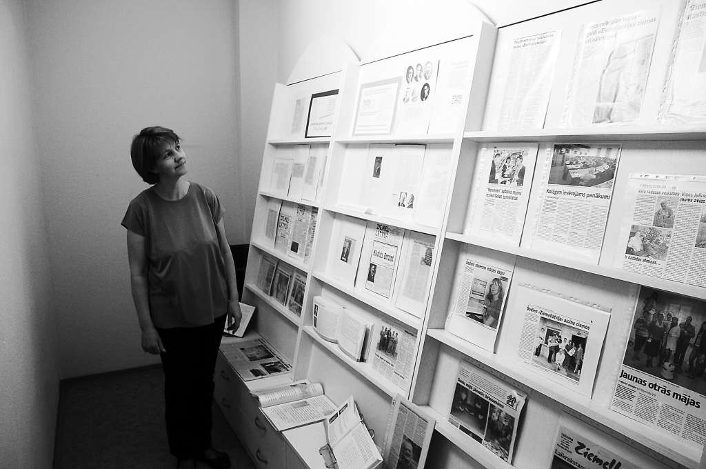 Valkas novada centrālās bibliotēkas galvenā bibliotekāre Jana Čākure aicina visus interesentus iepazīties ar laikraksta vēsturi gan drukātā, gan digitālā formātā.                                                                                                                                                                                                                                        
Autors:  ALDIS DUBĻĀNS