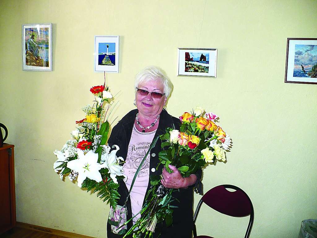 Ļubova Koroļkova atzīst, ka pensijā var izkopt savas radošās prasmes. To viņa apliecināja ar izšūto gleznu izstādi.                                                 
                                                                                                                                                                              
Autors:  GAĻINA SOKOLOVA