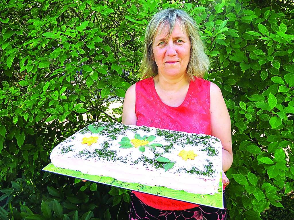 Saimniekošanu virtuvē portāla www.ziemellatvija redaktore Sarmīte Ozola nepieskaita saviem vaļaspriekiem, taču  ēdienu gatavošana viņai padodas, ko apliecināja sāļo toršu konkursā iegūtā augstā sestā vieta Vidzemes mērogā.                                                                                                                                                    
Autors:  NO “SIERA KLUBA” ARHĪVA