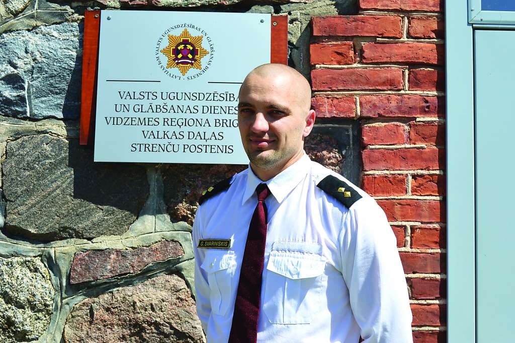 Valsts ugunsdzēsības un glābšanas dienesta Vidzemes reģiona brigādes Valkas daļas Strenču posteņa komandiera pienākumus tagad pilda jērcēnietis Gusts Svarinskis.                                                                       
Autors:  SANDRA PĒTERSONE