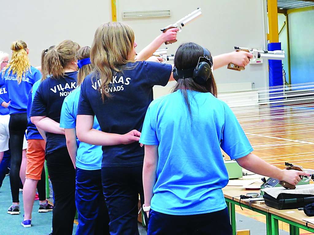 Latvijas Jaunatnes olimpiādes ietvaros sestdien un svētdien Valkā notika šaušanas sacensības.    