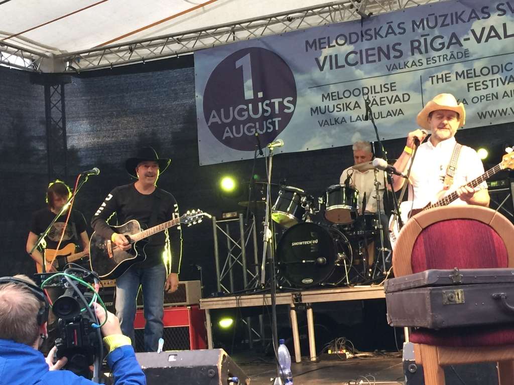 Sestā jūdze šovakar Valkā apvienojusies ar Bumerangu. Vilciens Rīga - Valka turpina ceļu.
Autors: Ingūna Johansone