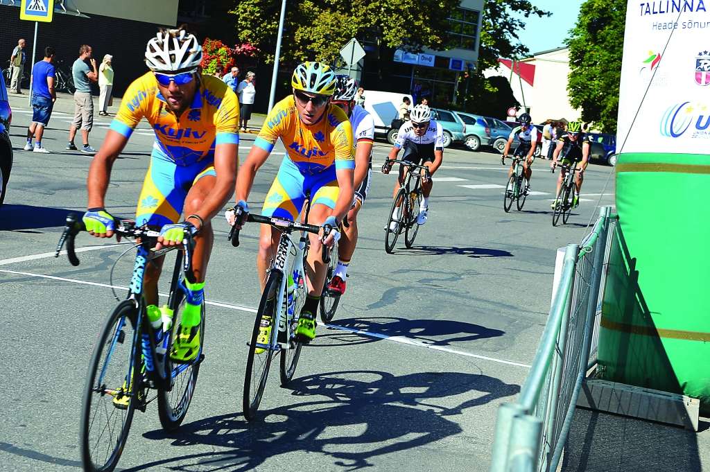 Vakar Smiltenē (attēlā) un Strenčos sporta līdzjutējiem bija iespēja vērot starpfinišu starptautiskām velosacensībām “Baltic Chain tour”. 

Autors:  SANDRA PĒTERSONE
