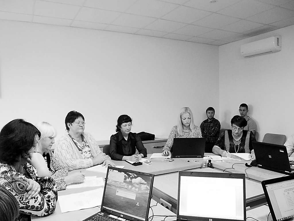 Vakar notikušajā Valkas novada domes Finanšu komitejas sēdē piedalījās neredzēti liels pašvaldības darbinieku skaits – kopumā 12.                                                                                                                                              
Autors:   INGA KARPOVA