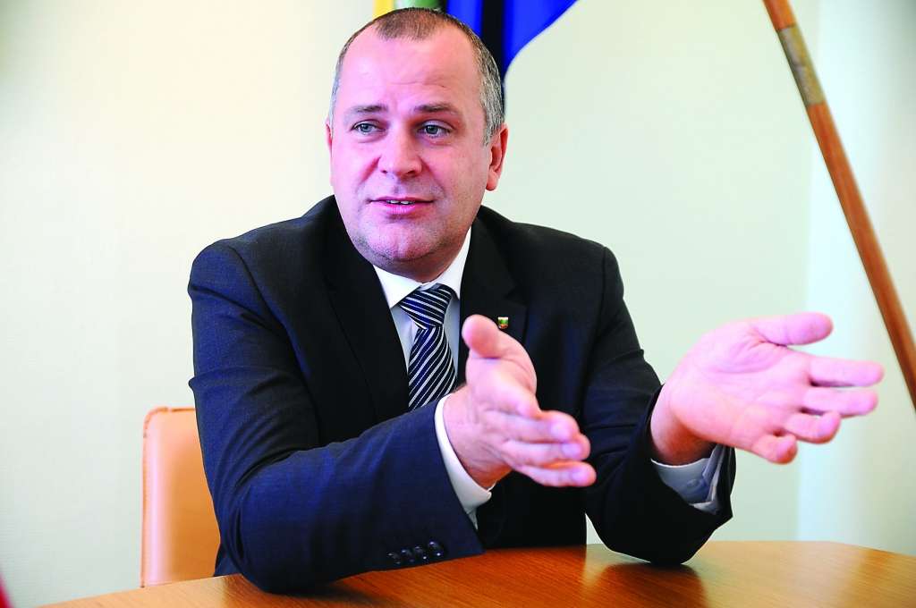 Valmieras pilsētas domes priekšsēdētājs Jānis Baiks sevi uzskata par īstu Valmieras patriotu, tāpēc viņš savā amatā strādā ar izaicinājumu – ja ir labi, vienmēr var labāk!                                                                                                                                                                                                                                           
Autors:   INGŪNA JOHANSONE