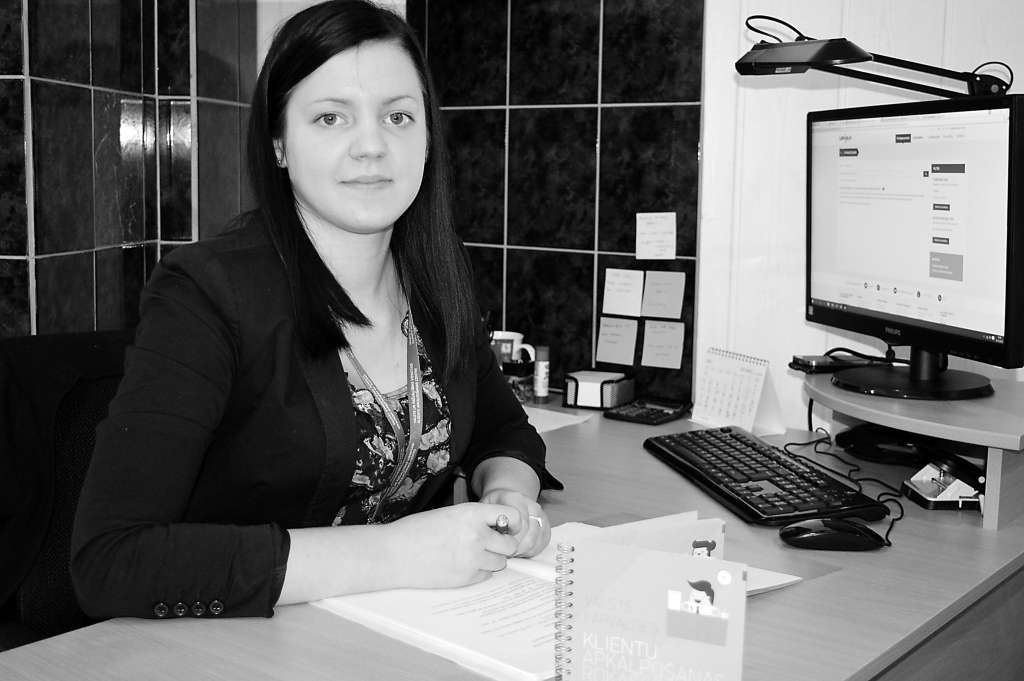 Strenču novadā atvērtajā Valsts un pašvaldības vienotajā klientu apkalpošanas centrā iedzīvotājiem palīdzēs šā centra speciāliste Simona Kalniņa.                                                                                                            
Autors: FOTO: SANDRA PĒTERSONE 