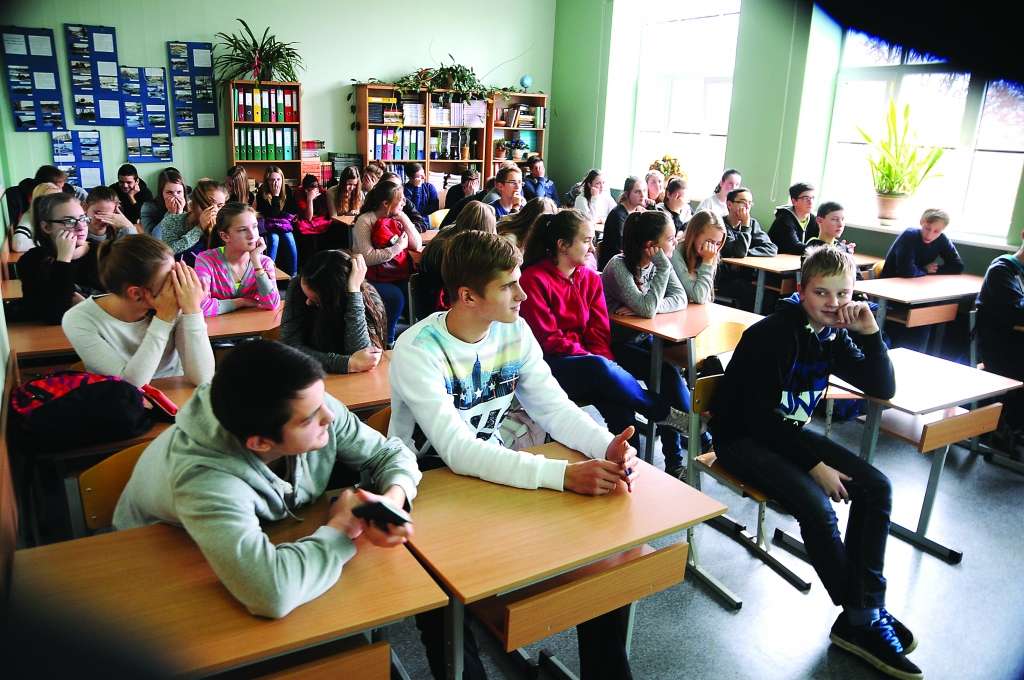 Devīto klašu skolēniem iegūtās vēstures zināšanas noderēs eksāmenā.                                              
Autors:  ALDIS DUBĻĀNS