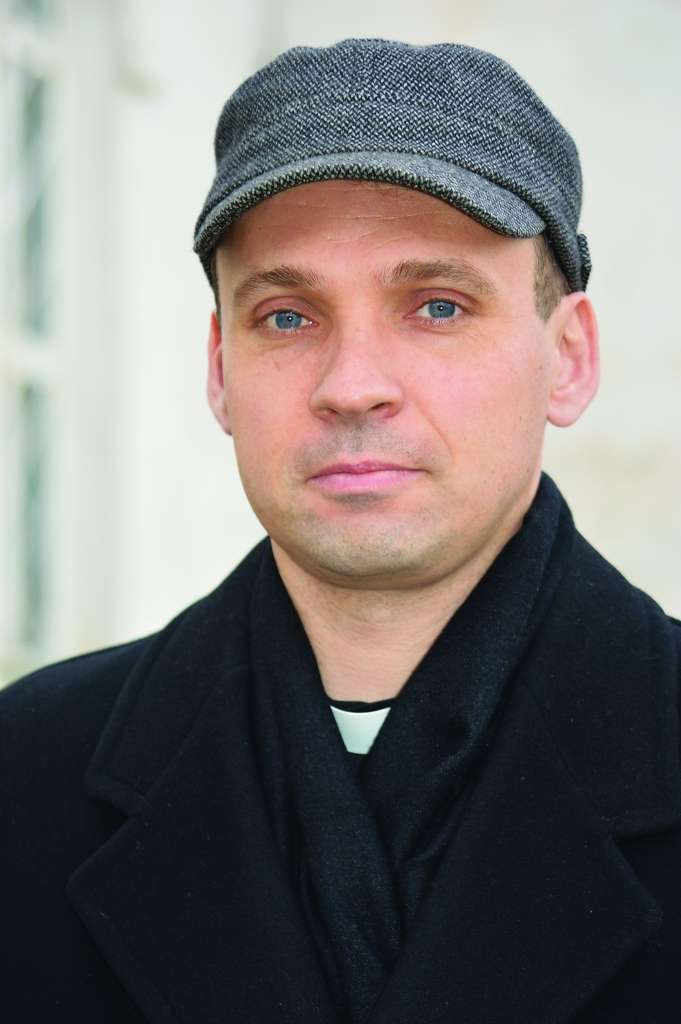 “Pulksteņa labošana bija sarežģīts inženierelektronikas un mehānikas uzdevums,” par meistara paveikto ir gandarīts Smiltenes luterāņu draudzes mācītājs Reinis Kulbergs.