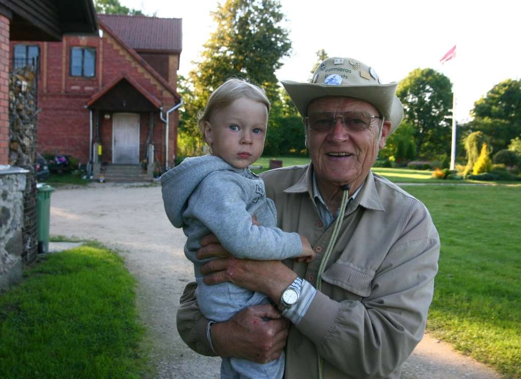 Autors: PUBLICITĀTES