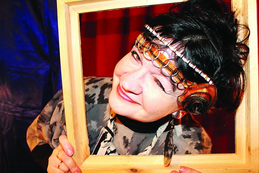 Lilita Ikale vienmēr vēlējusies būt oriģināla un izskatīties, kā patu vēlas. Viņa uzskata, ka ikvienam uz sevi vajadzētu paskatīties radoši.                                                                                                                                         
Autors:  LINDA IKALE