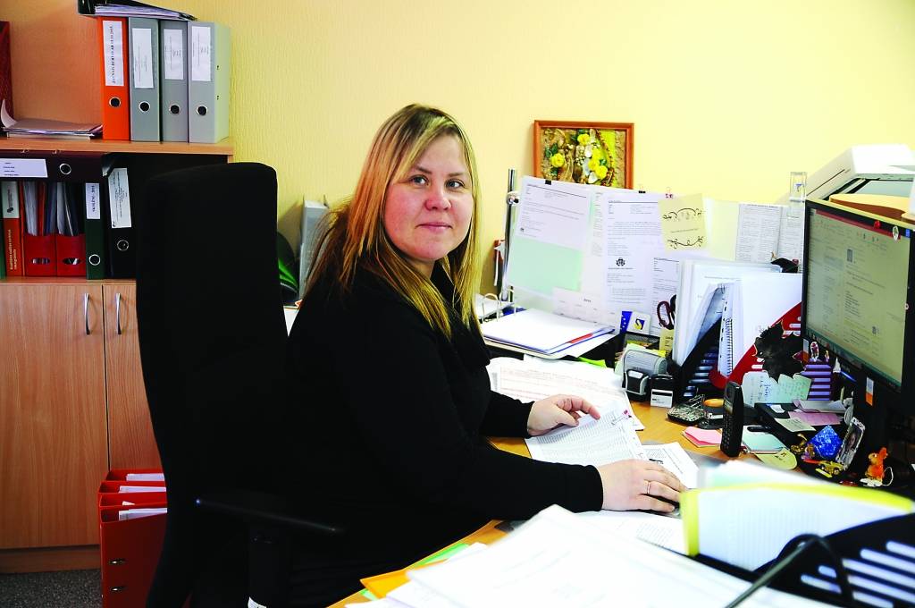 Nodarbinātības valsts aģentūras Valkas filiāles nodarbinātības organizatore Linda Ščerbane stāsta, ka pērn no sešiem bezdarbniekiem, kuri pieteicās uz ārstēšanos no atkarībām, dzeršanu atmetuši trīs.         
Autors:  AIVARS ZILBERS