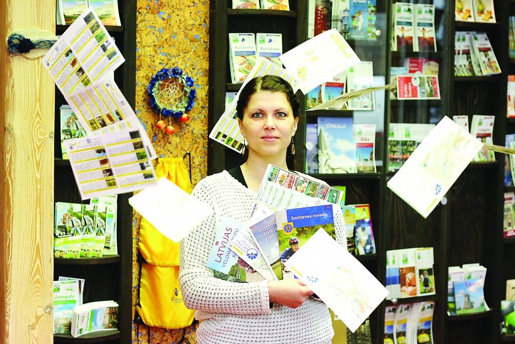 Pēc aizvadītajā nedēļā rīkotajām Smiltenes novada tūrisma informācijas dienām Tūrisma informācijas centra vadītāja Sanda Veismane priecājas, ka viss attīstās sekmīgi. Pavisam drīz sāksies jaunā tūrisma sezona un Smiltenes novadā tā uzņems apgriezienus. Ko redzēt, darīt, izbaudīt un nobaudīt būs daudz, atliks vien izvēlēties īsto piedāvājumu.                                                                                                                                                                        
Autors:  SANTA SINKA