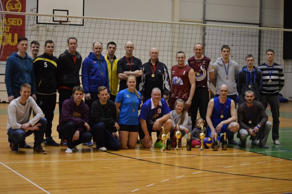 Kopvērtējums

1. “Mid-Land/Smiltenes piens” (223 punkti)

2. “Migla” (213)

3. “Smiltenes pagasts” (205)

4. “Lāgom” (204)

5. “Grundzāle” (177)

6. “Plosta prieks” (155)

7. “Perra” (146)

8./9. “Nu ko” (54)

8./9. “Blome” (54)